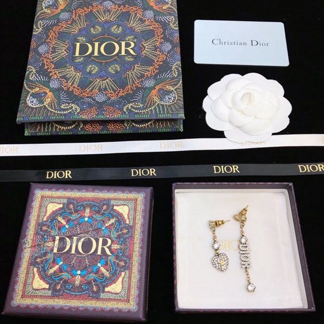 Dior飾品 迪奧經典熱銷款字母愛心長短耳環  zgd1481